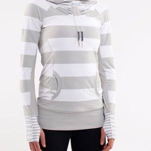 Lululemon Run, Stay on course pull over